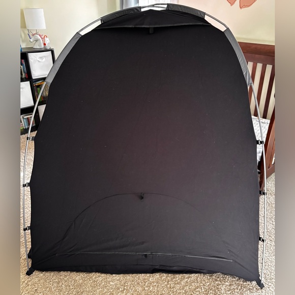 SlumberPod Blackout Tent - Picture 3 of 16